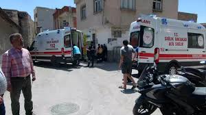 Kilis’te Hafif Ticari Araçla Çarpışan Motosikletteki 2 Kişi Yaralandı: Detaylar ve Güvenli Sürüş Uyarıları